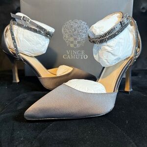 Vince Camato Pumps